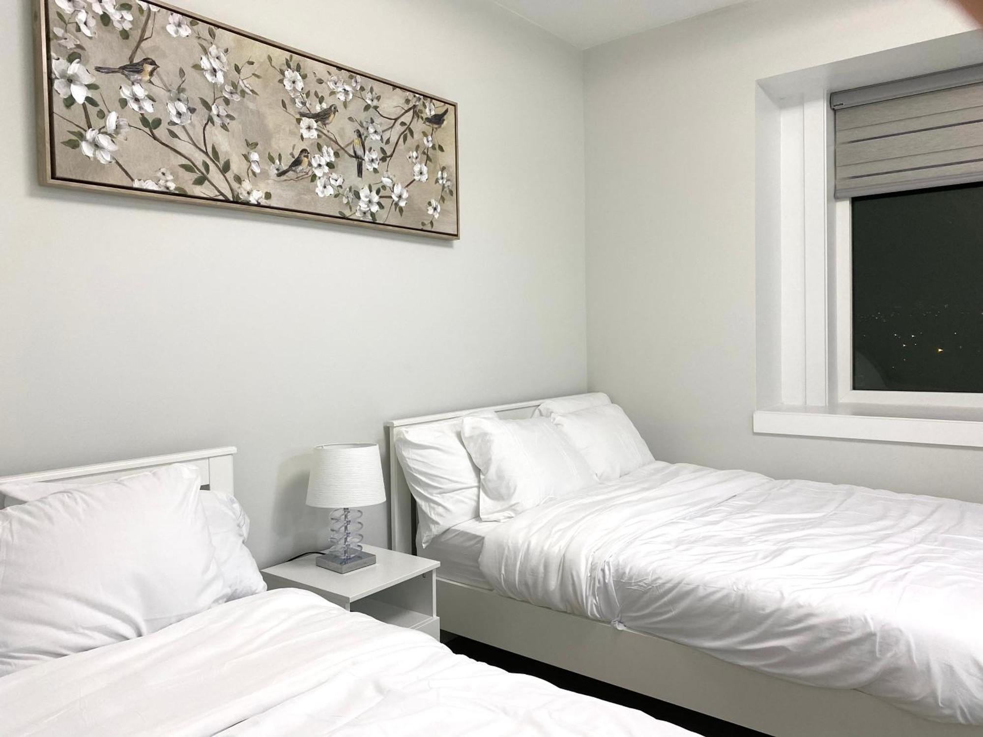 Modern And New House Near Pne With Big Garden And Free Parking Apartment Vancouver Bagian luar foto