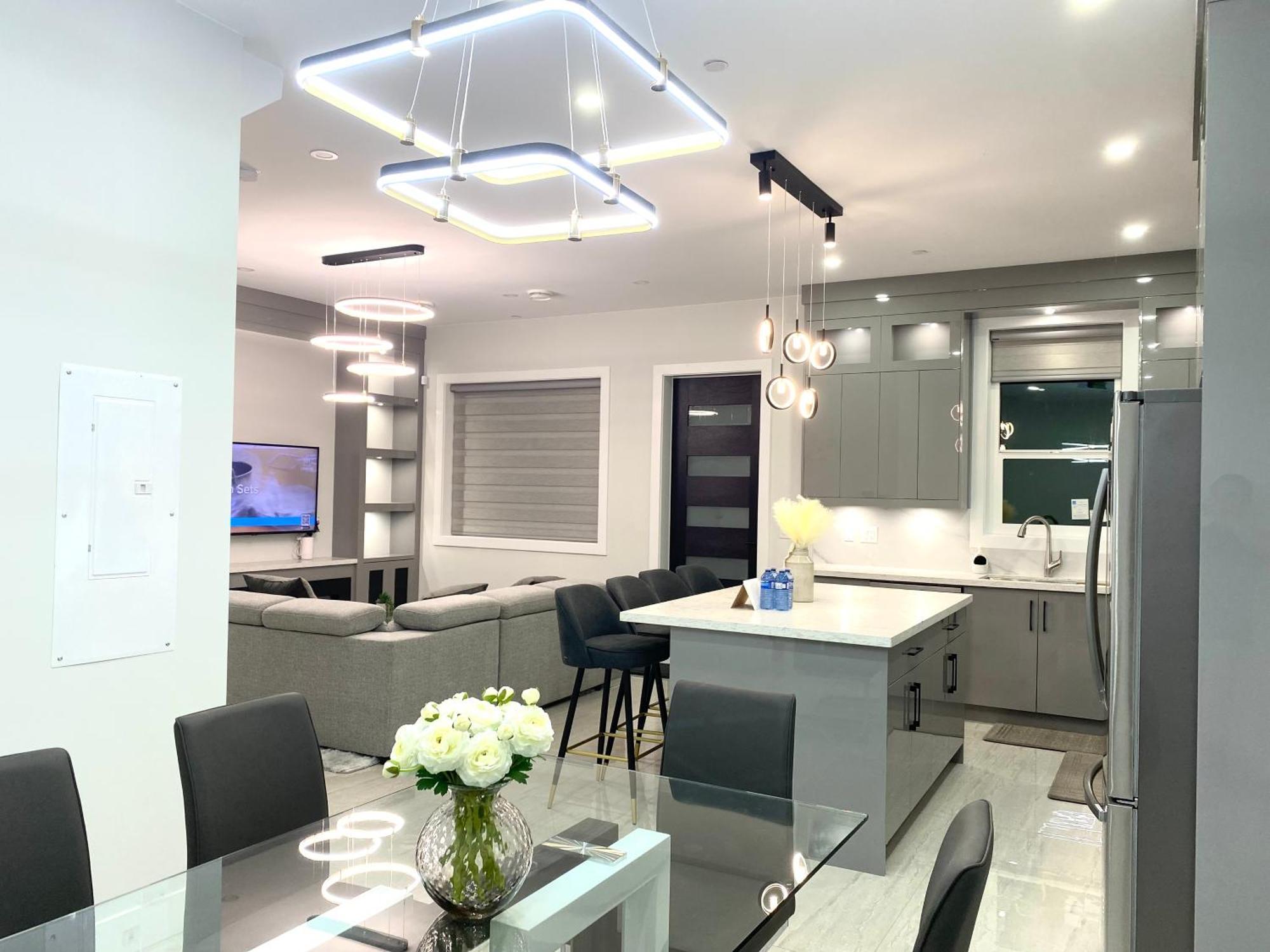 Modern And New House Near Pne With Big Garden And Free Parking Apartment Vancouver Bagian luar foto