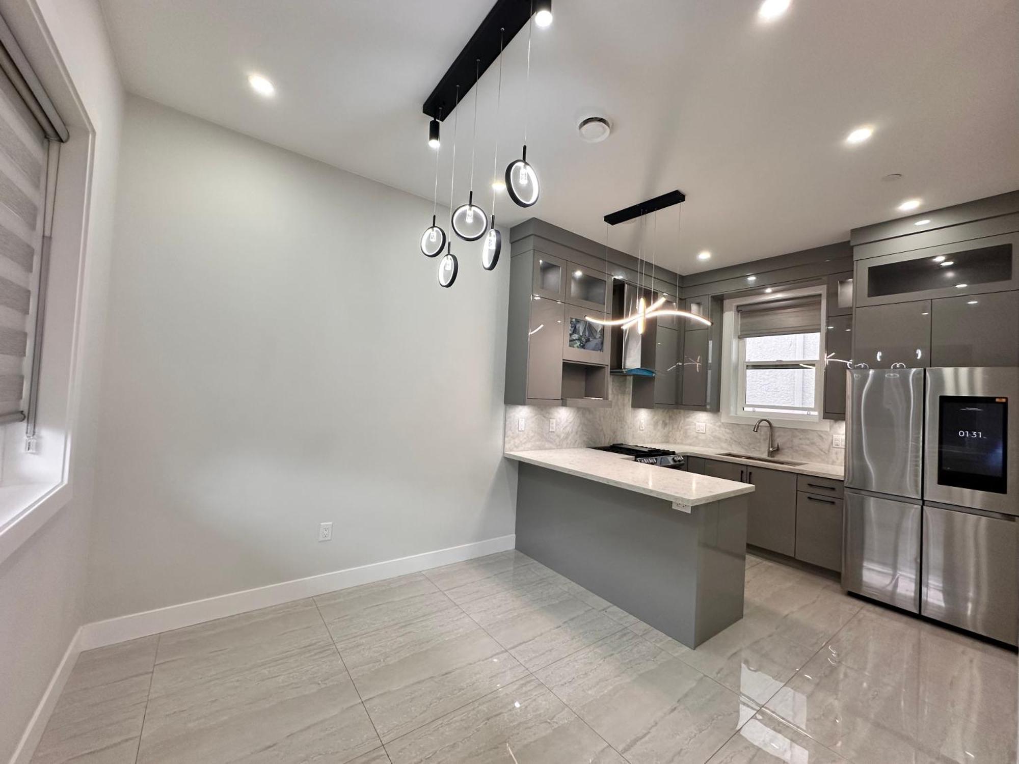 Modern And New House Near Pne With Big Garden And Free Parking Apartment Vancouver Bagian luar foto